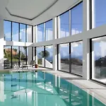 Luxury With Jacuzzi