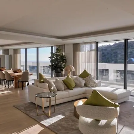 Apartmán Luxury With Jacuzzi *